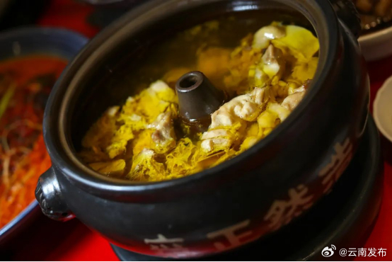 鲜嫩飘香、汤汁鲜甜——昆明汽锅鸡