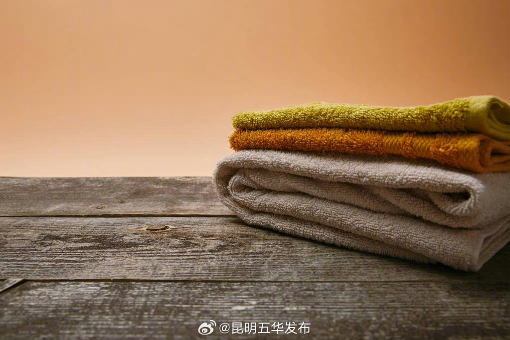 一条用久的毛巾是怎样伤脸的