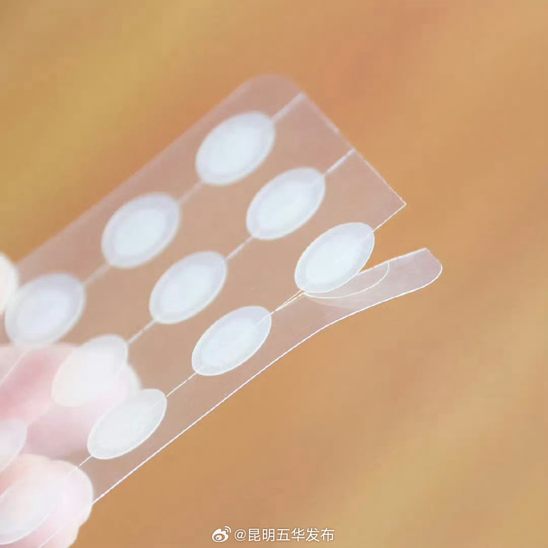 用痘痘贴可能会帮倒忙