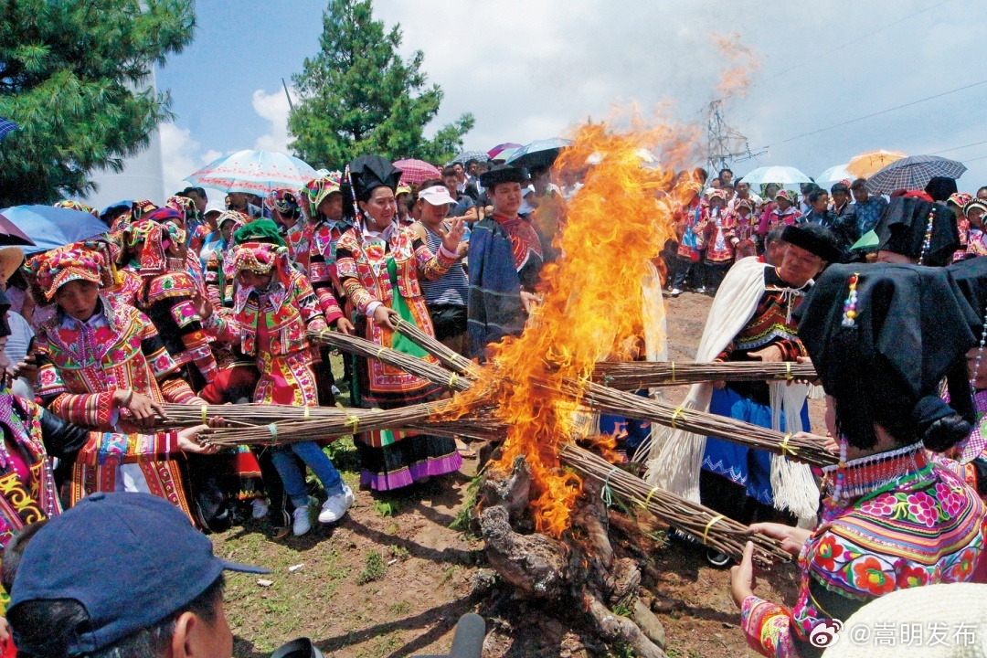 有一种火色叫楚雄