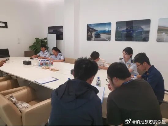 度假区税务局配合开展汽车销售行业“双随机、一公开”检查工作