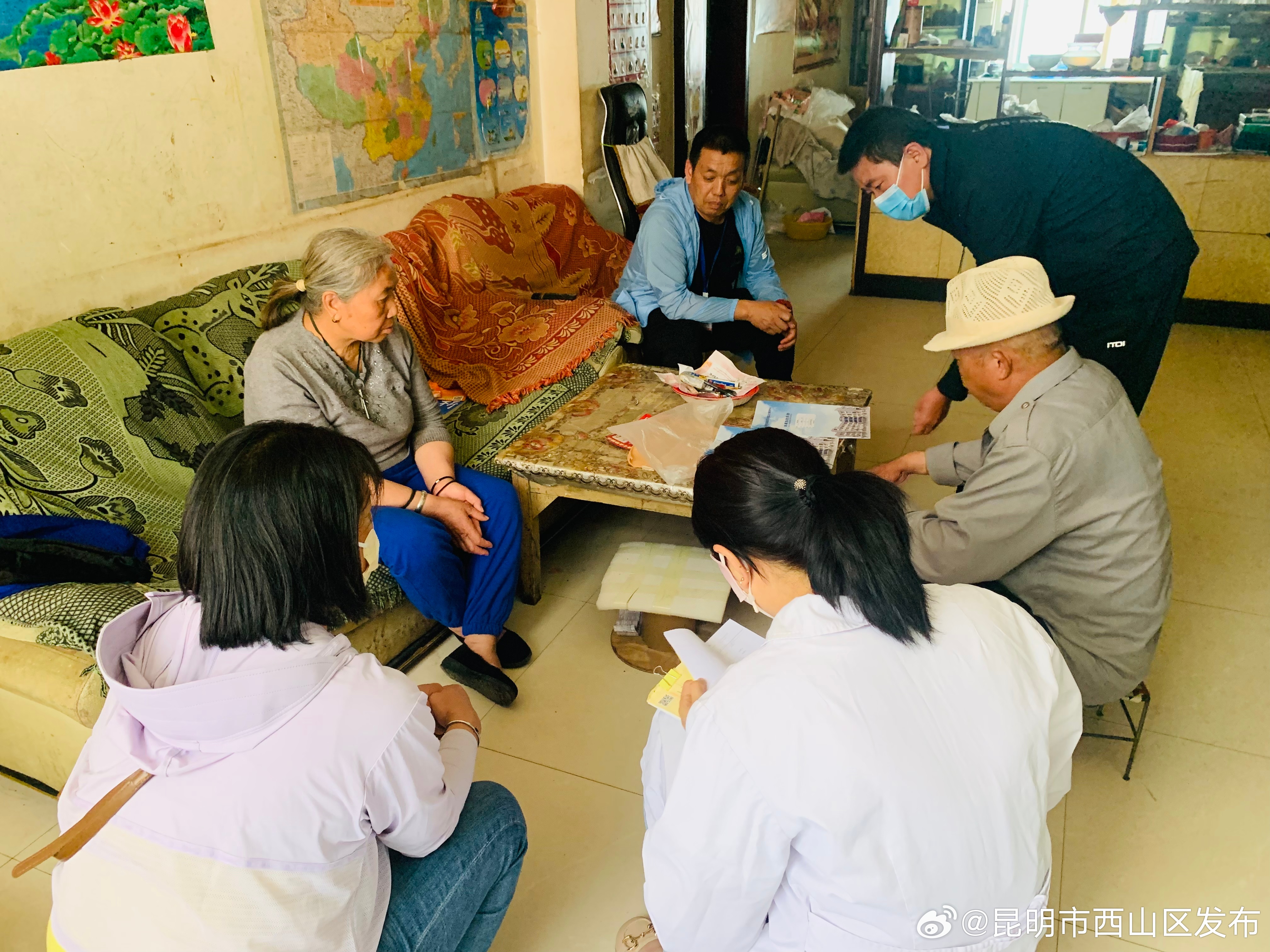 西山区对名精神残疾425人员实施自购药款和重点精准康复服务救助