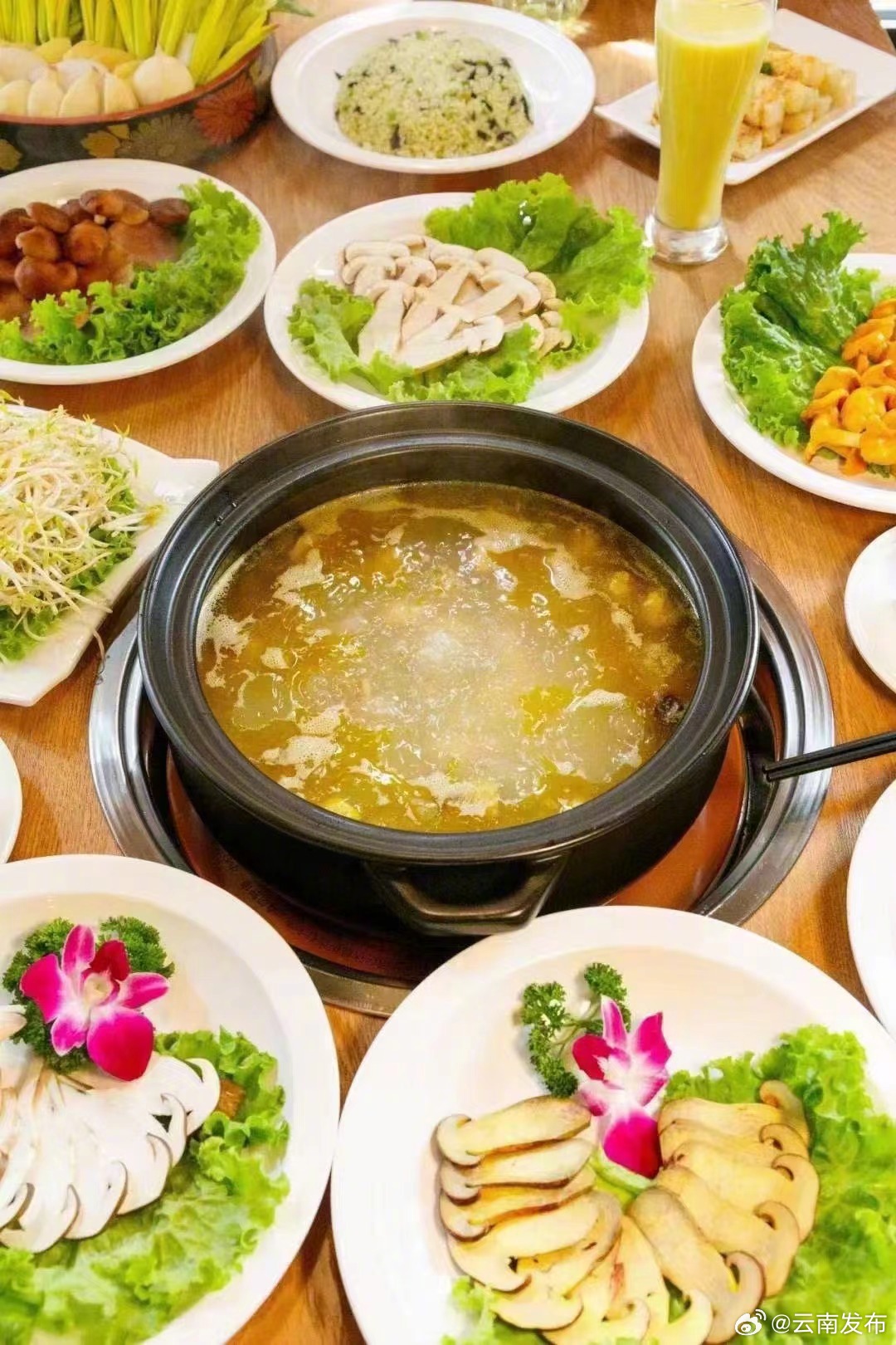 玉溪易门：品菌子火锅享舌尖美味