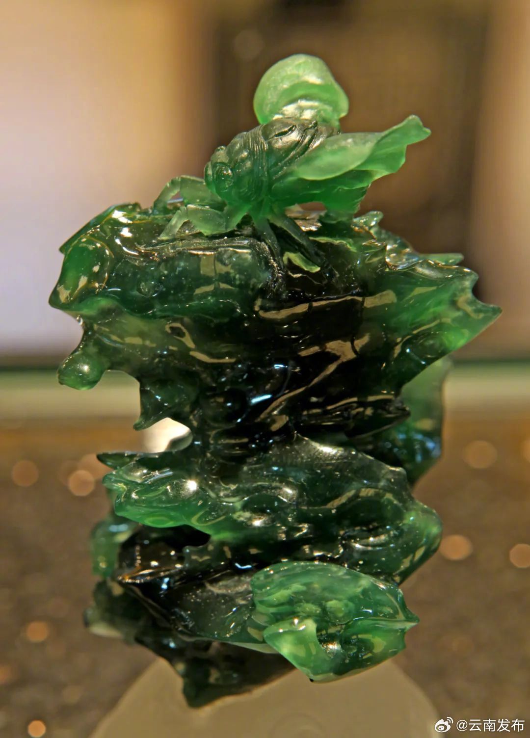 腾冲玉雕，把冰冷的石头雕出生命感