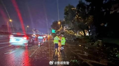 最新路况！昆明城区3个淹积水点断交，9个积水点车辆通行缓慢