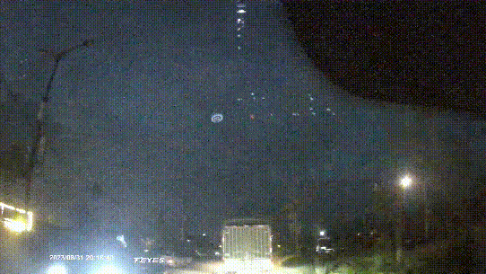 夜间行车需谨慎，观察控速很必要