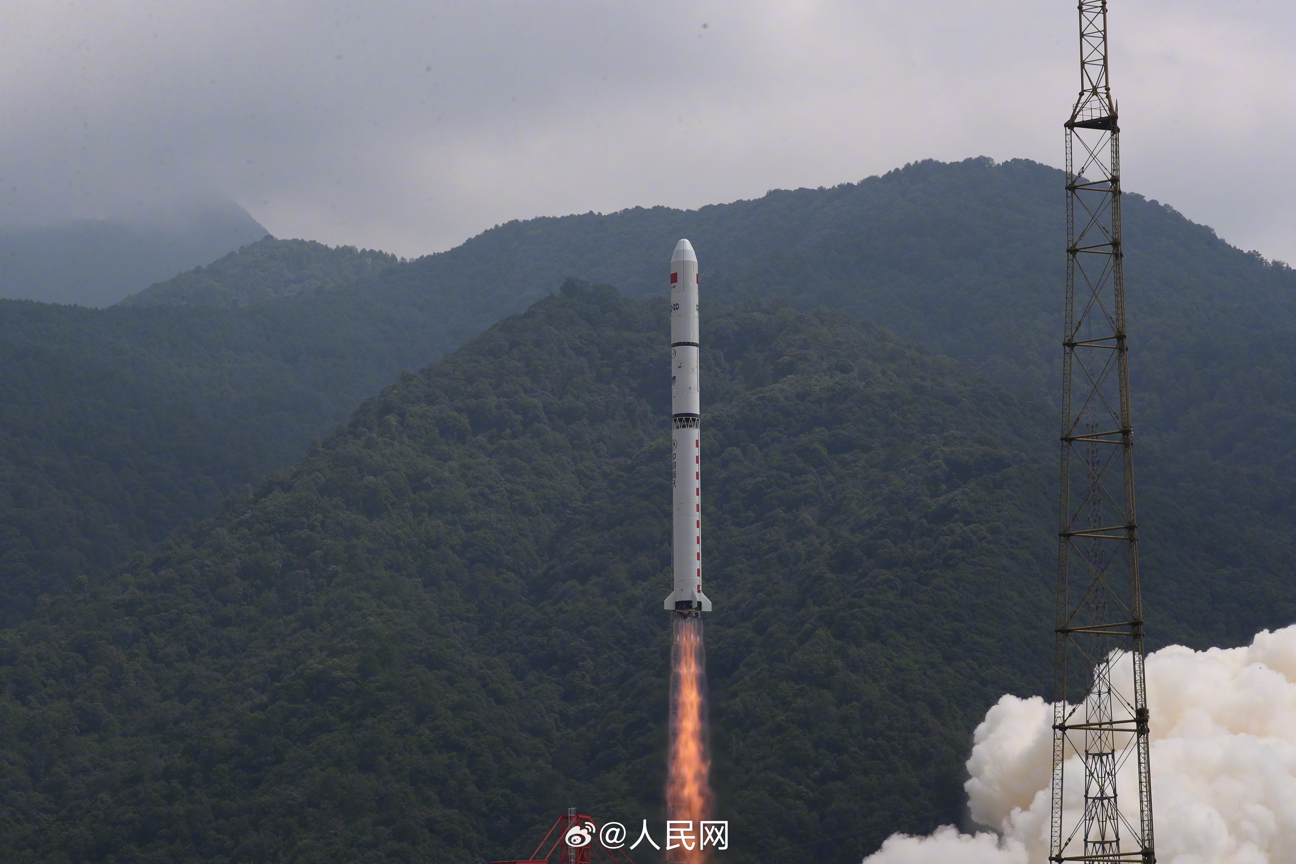 人民网