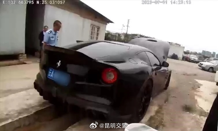 昆明交警