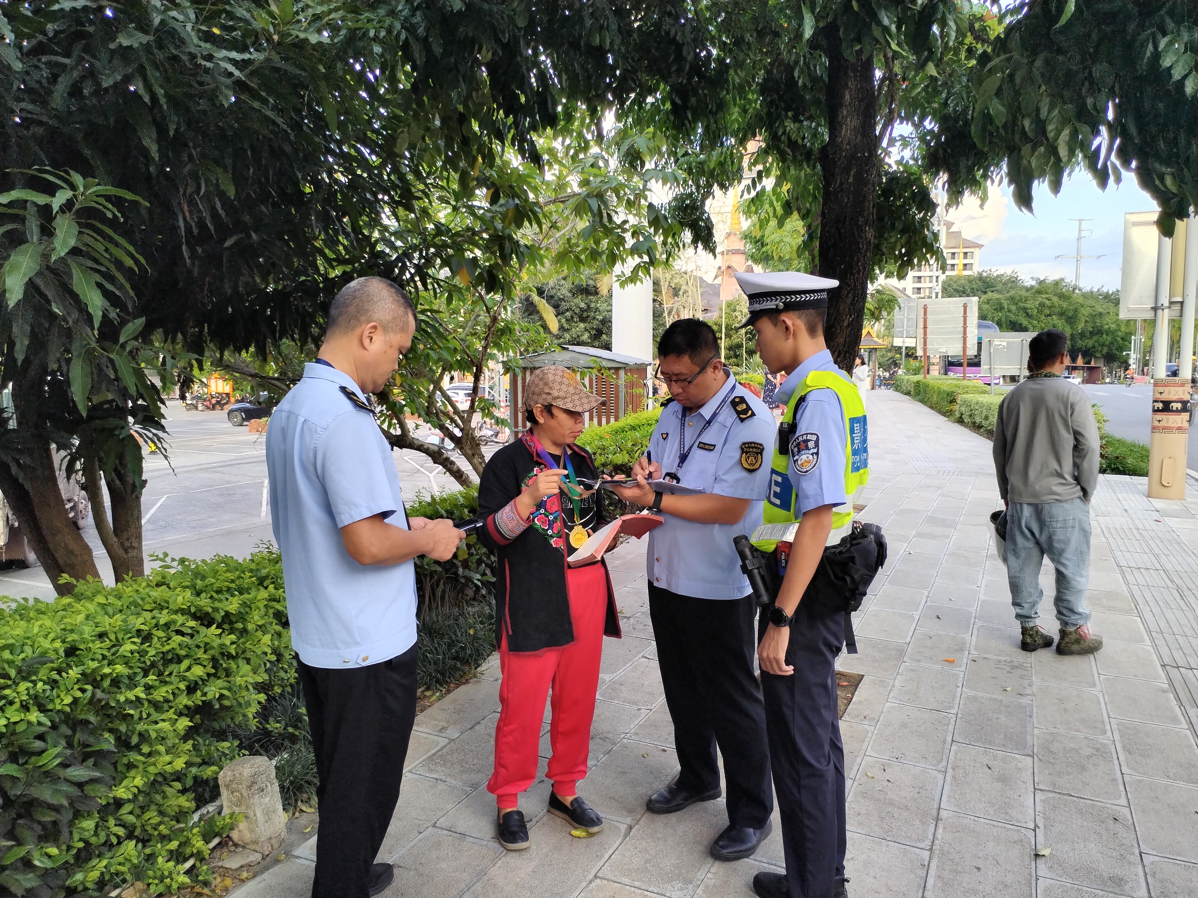 西双版纳傣族自治州人民政府