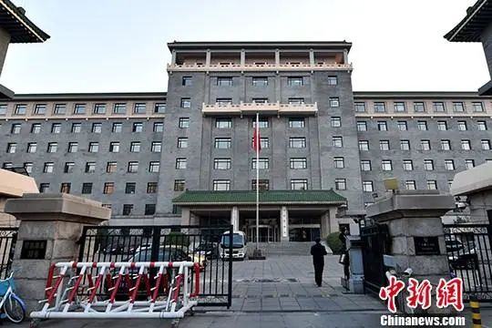云南依法治省