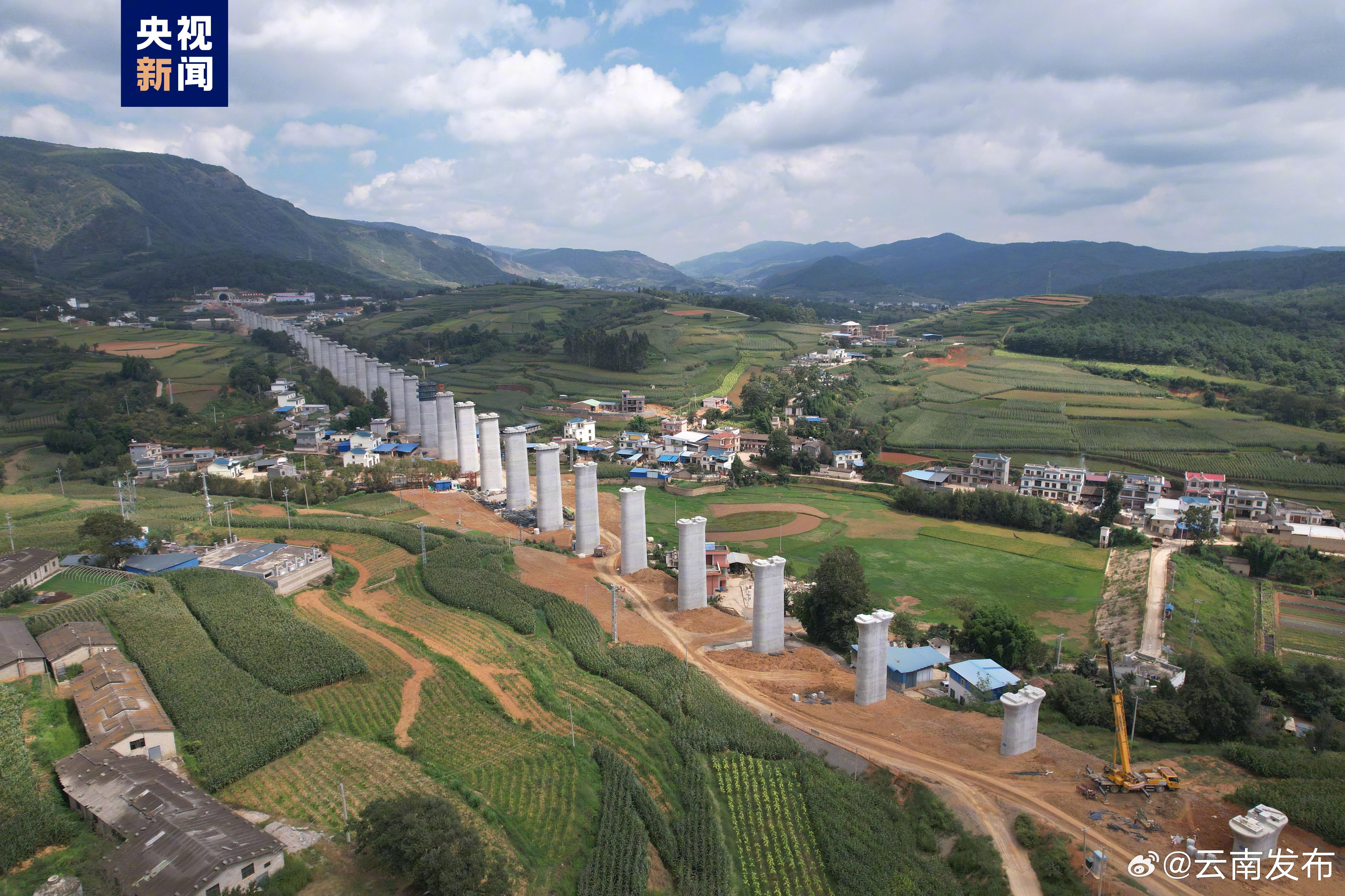 渝昆高铁箐田特大桥下部结构顺利完工