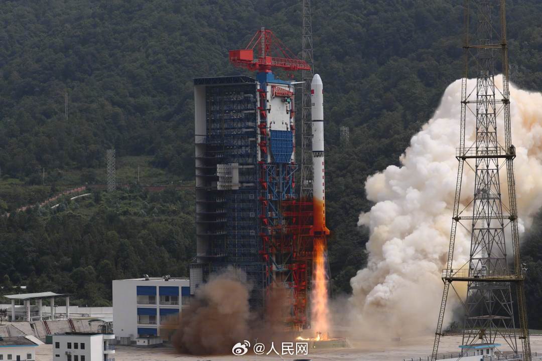 人民网