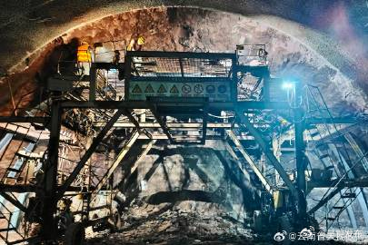 渝昆高铁云贵段宝云隧道出口掘进突破千米大关