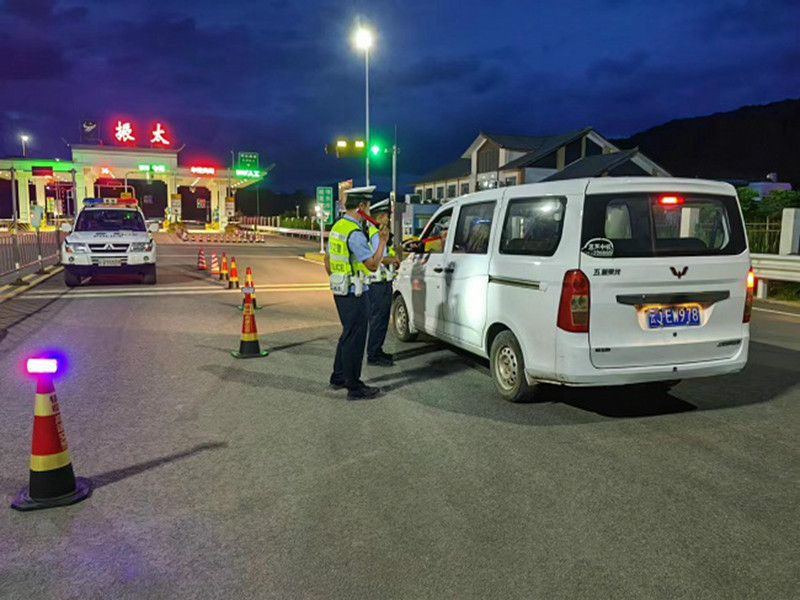 普洱交警