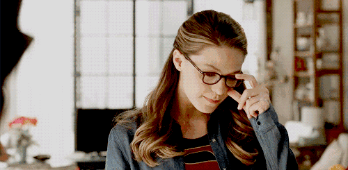 经常单手摘眼镜容易加重近视