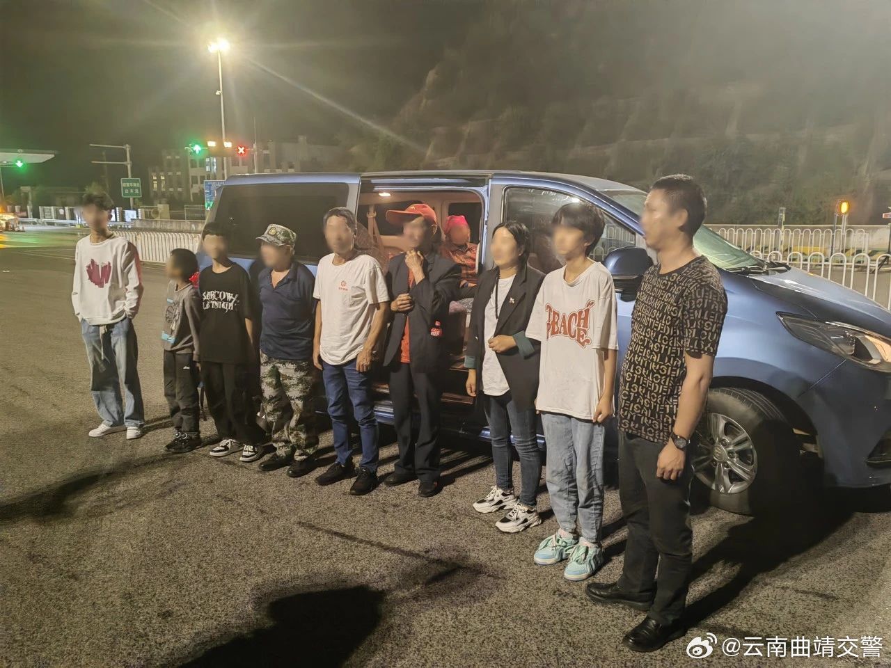 “亲情超员”危害大 “挤一挤”真的“驶不得”