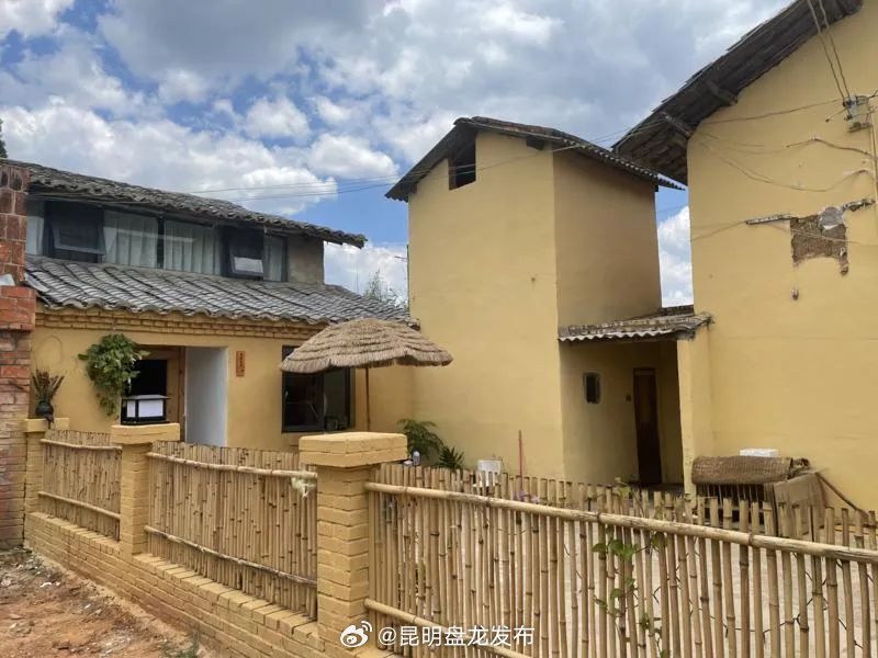 马龙区：老屋炊烟起 旅居归客来