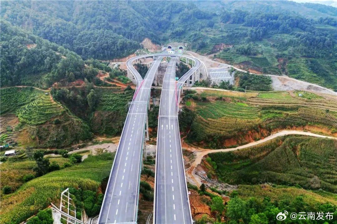 临双高速公路全线建成通车