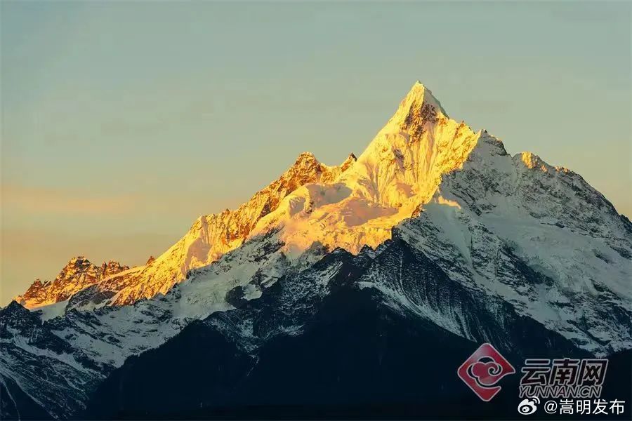 又一地下雪啦！“走，去云南，看雪山……”