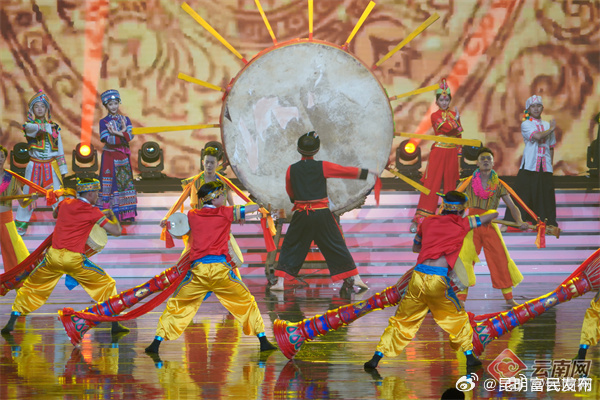 “有一种叫云南的生活——非遗之夜”在昆明精彩上演 拉开文博会序幕