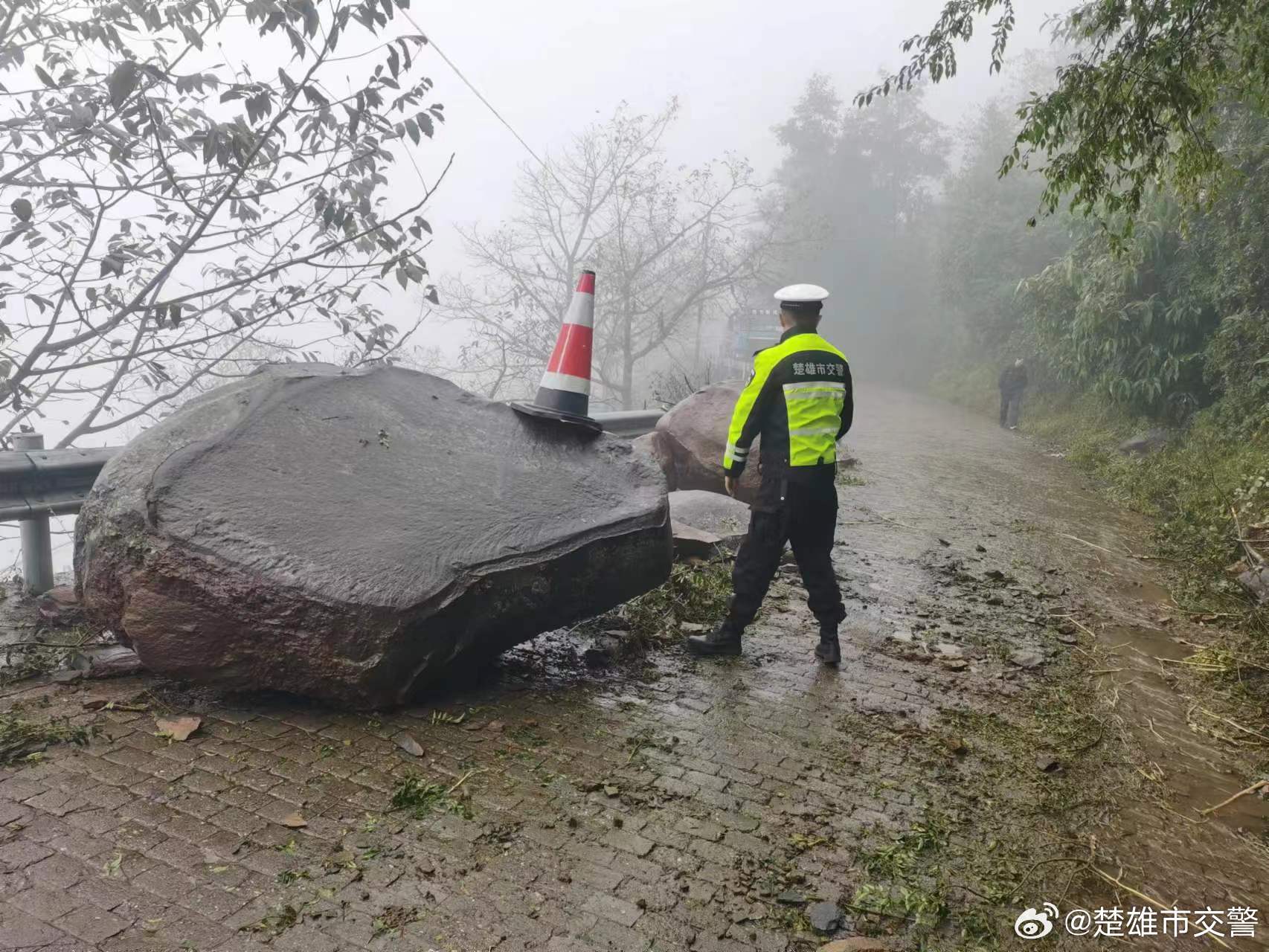 往返西舍路车辆请注意