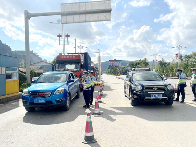 元磨高速公路交巡警大队“四点并进”重拳整治货车非法改装违法行为_http://www.mainten.cn_cns_第2张