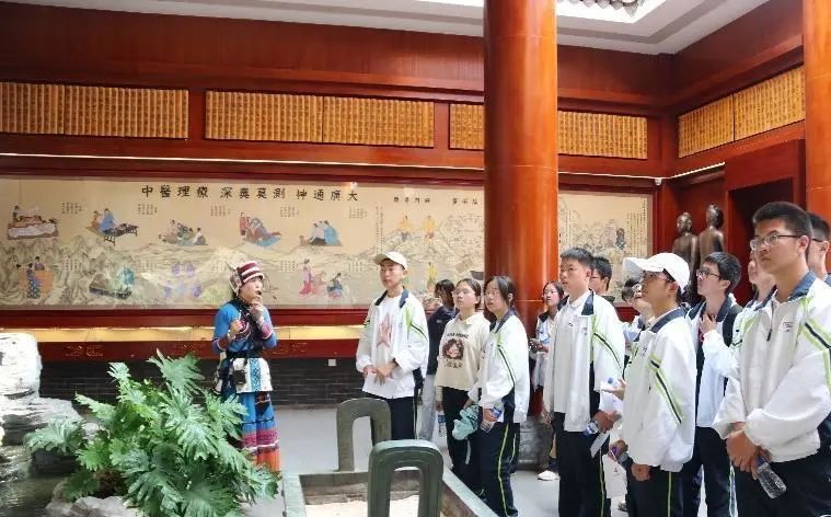 昆明西山教育体育