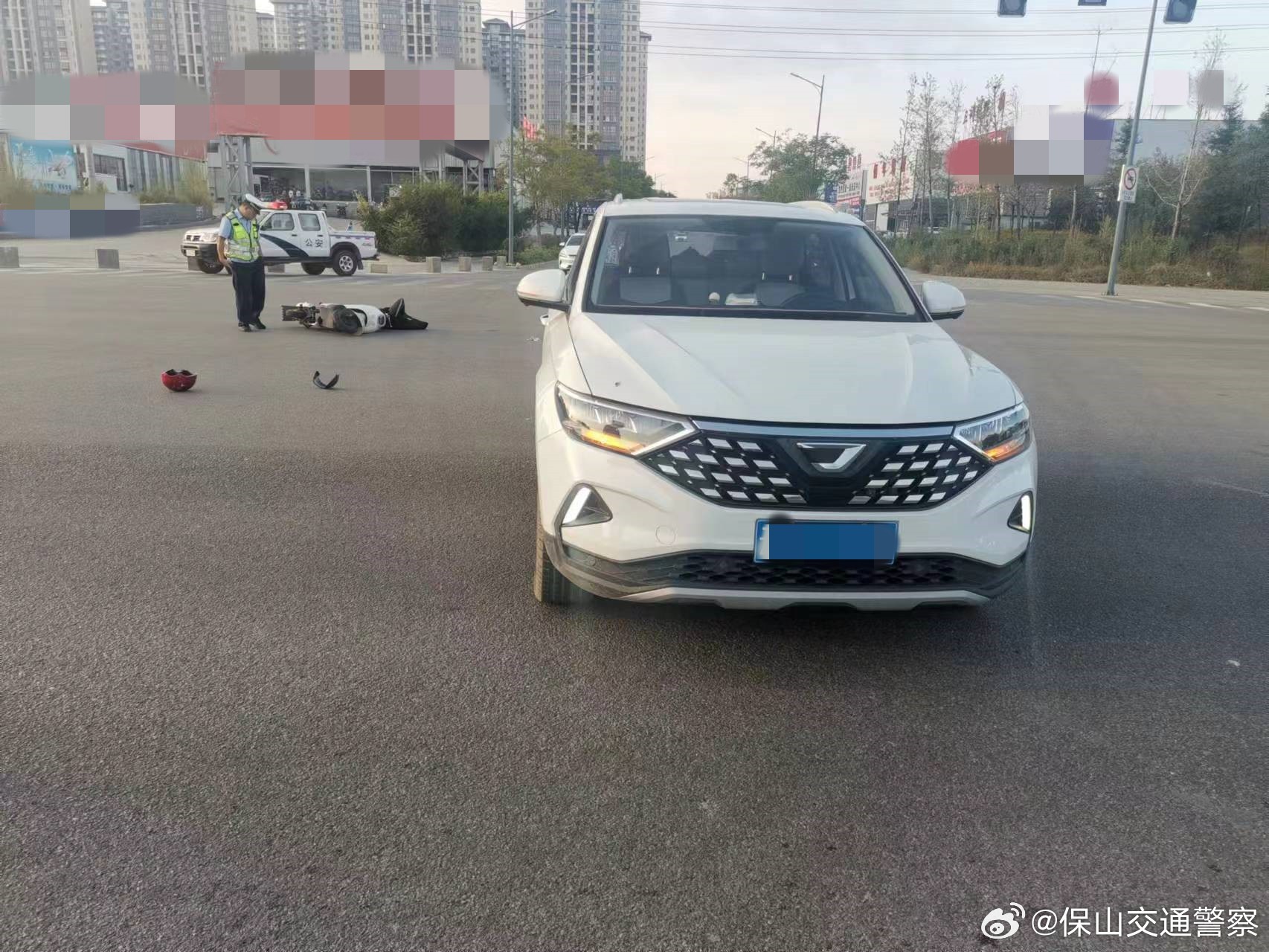 随意超车酿事故，安全行车莫侥幸！_http://www.mainten.cn_cns_第3张
