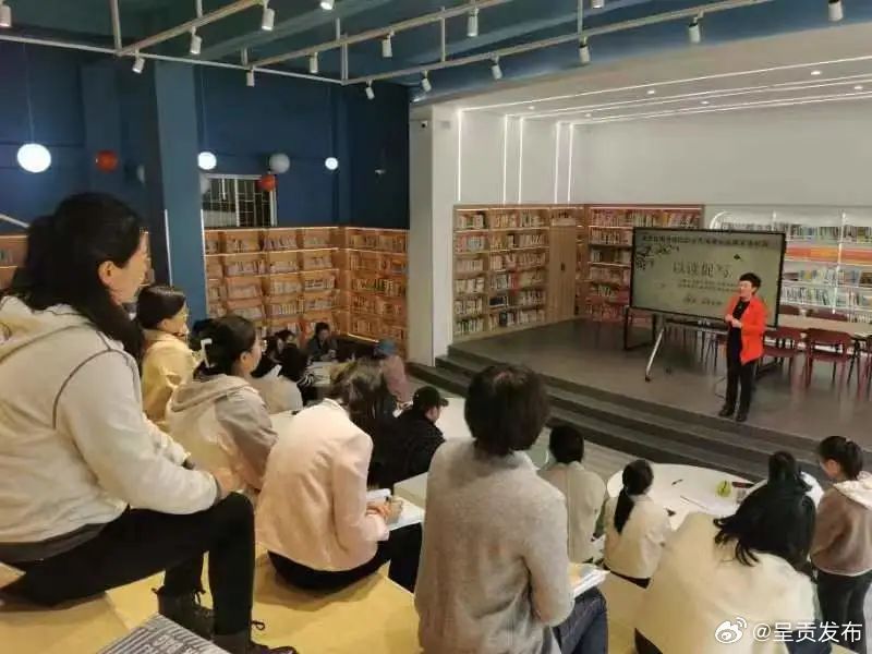 呈贡区图书馆全民阅读公益课堂走进呈贡区第二小学