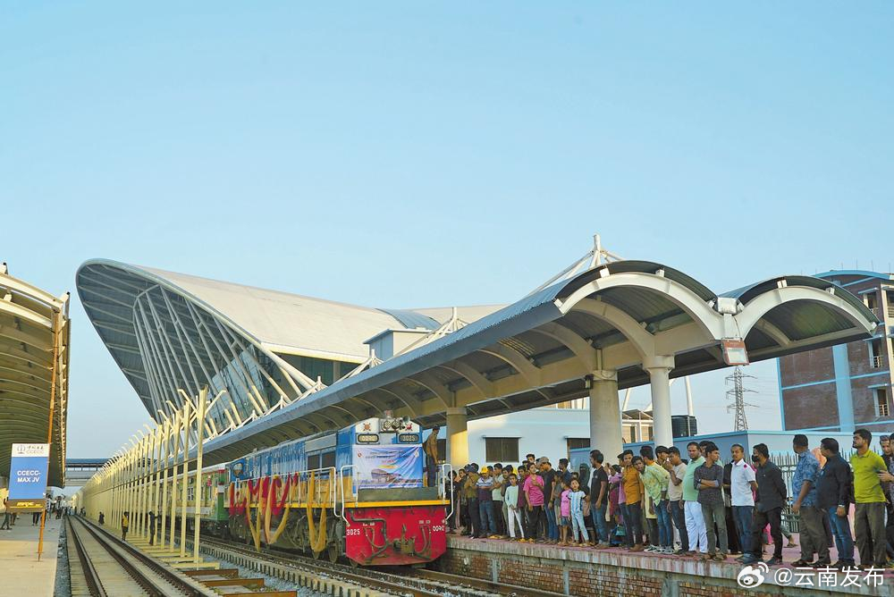 中企承建孟加拉国重要铁路项目举行通车仪式