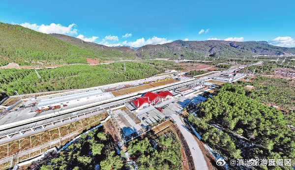 滇藏铁路丽香段参建各方9年奋战——穿山越岭克天堑 不畏艰险建通途