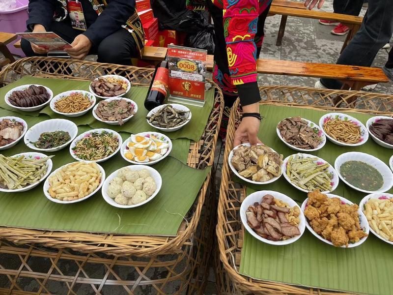 千年一街，万人同宴！2023云南·绿春哈尼十月年长街古宴文化旅游节4065桌刷新纪录_http://www.mainten.cn_cns_第4张