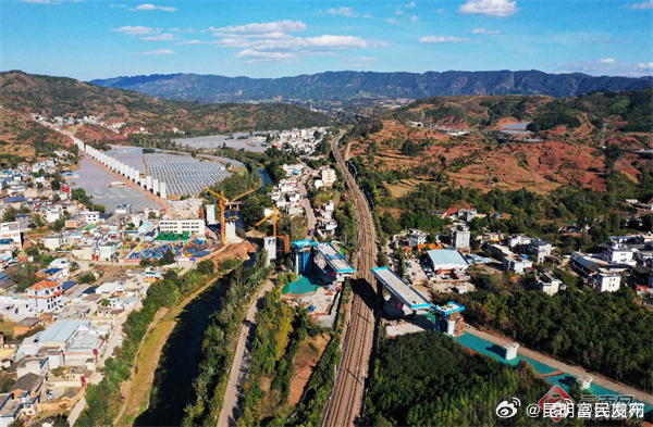 新突破！渝昆高铁两座特大桥连续梁成功转体