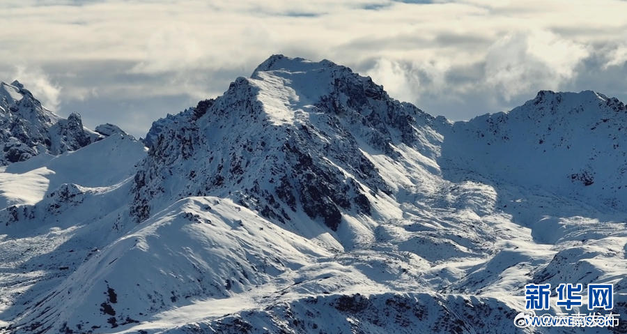 航拍云南德钦雪景 银装素裹如诗般壮美_http://www.mainten.cn_cns_第3张