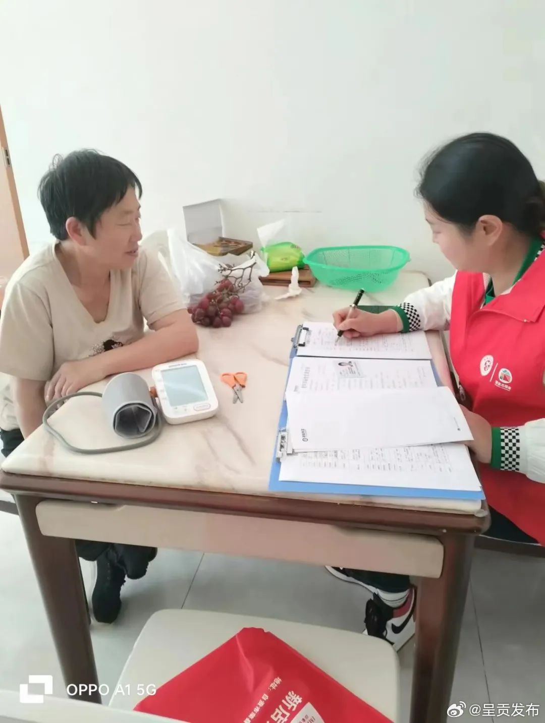 “健康相伴 幸福同行”——营盘社区开展入户建档活动_http://www.mainten.cn_cns_第2张