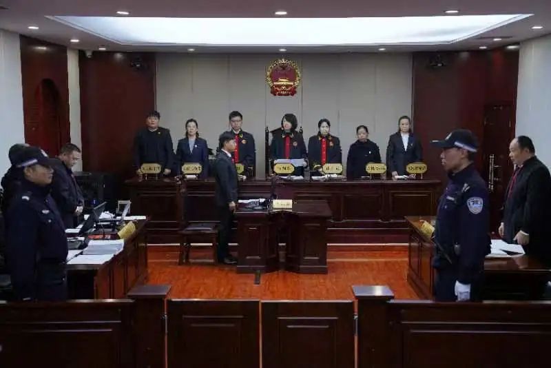 云南依法治省