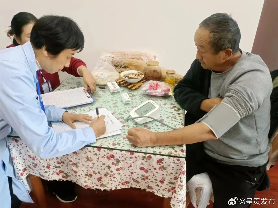 “健康相伴 幸福同行”——营盘社区开展入户建档活动_http://www.mainten.cn_cns_第1张