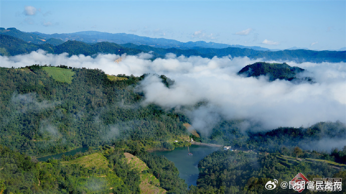 临沧中山河水库：初冬景色美如仙境