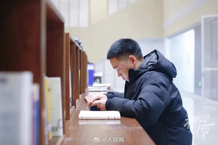 人民网