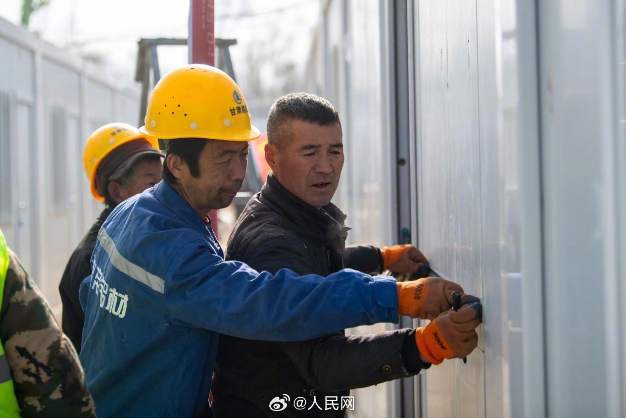 人民网