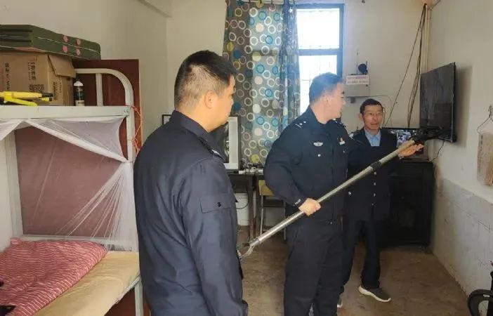 安全无小事！阿旺派出所深入开展校园安全隐患大排查_http://www.mainten.cn_cns_第2张