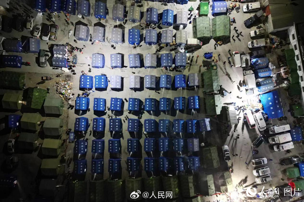 人民网