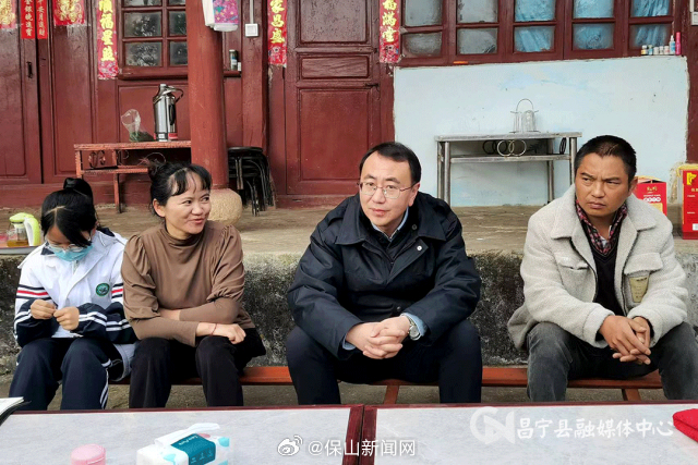杨斌斌到温泉镇入户下访接访时强调：用心用情用力解决好群众急难愁盼问题