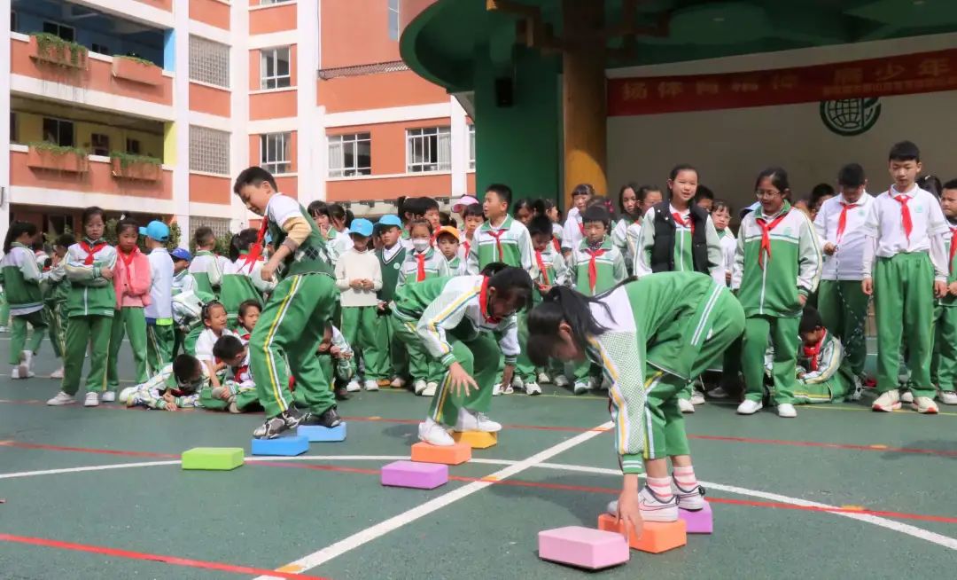 校运会风采 | 逐梦新时代 青春更精彩 西山区芳草地国际学校体育节落幕_http://www.mainten.cn_cns_第8张