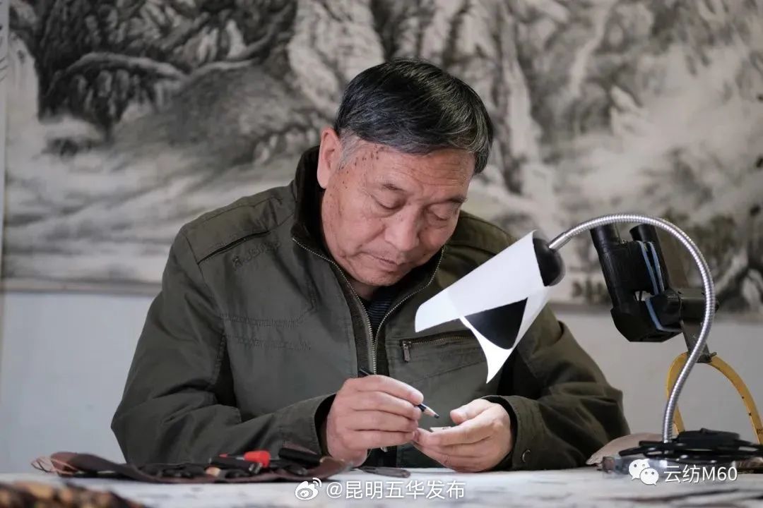 遇见丰宁 | 匠心非遗：发丝上刻字的微雕大师_http://www.mainten.cn_cns_第4张