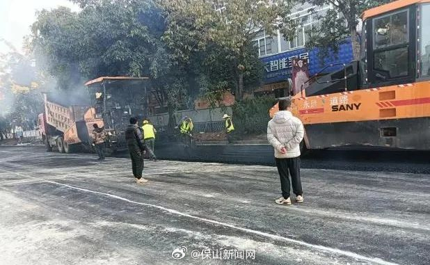 龙陵县城热泉路完成修复恢复通车_http://www.mainten.cn_ycb_第2张