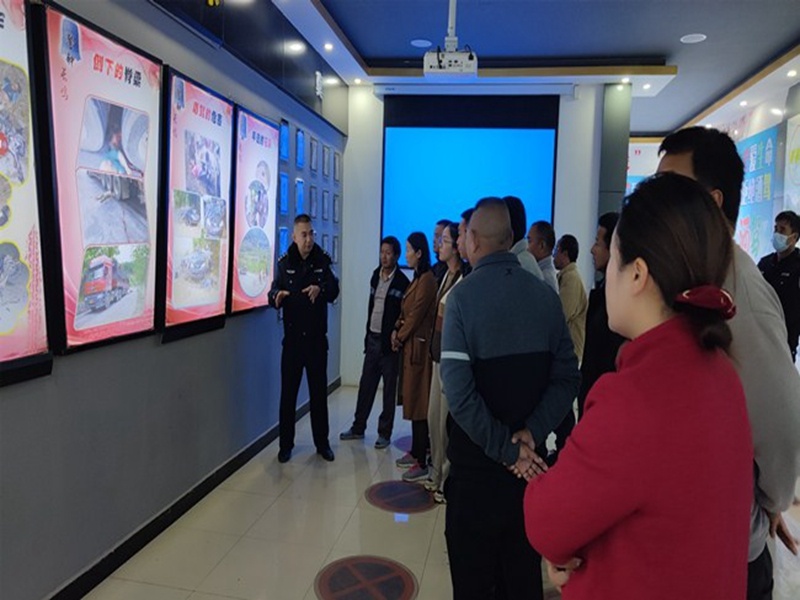 孟连交警大队“多点开花”吹响春运道路交通安全“宣传号”_http://www.mainten.cn_ycb_第3张