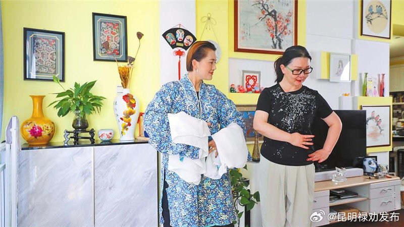 走进滇剧世家，看一朵“梅花”绽放舞台