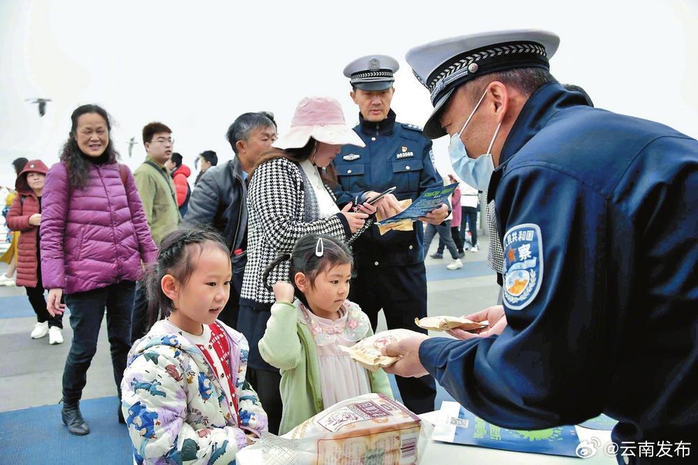 昆明：全力保障滇池海埂大坝景区秩序