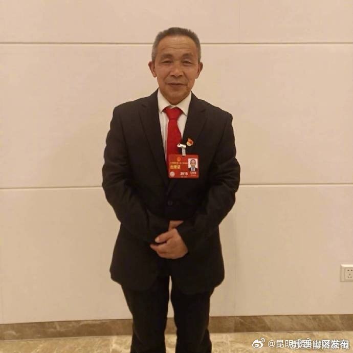 代表建议｜毛相林：建议暂停上调医保个人缴费标准，建议增设医保零缴费档次